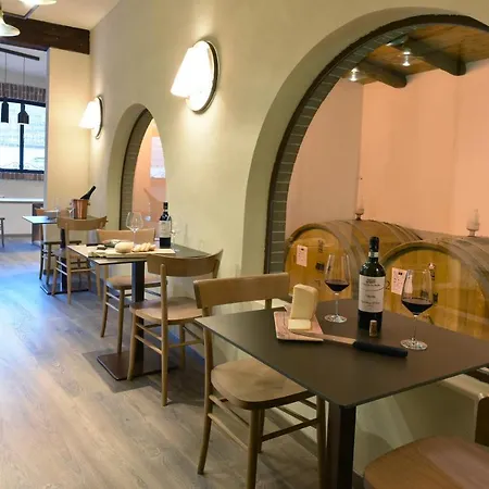 Cascina La Badia 4* 몬테그로소 다스티