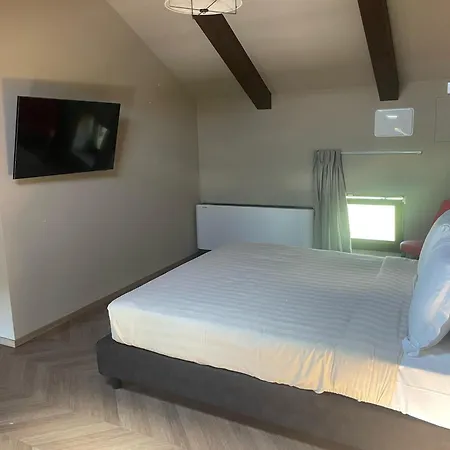 Cascina La Badia B&B 몬테그로소 다스티