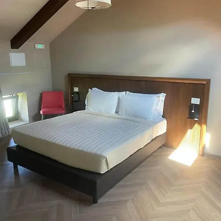 Cascina La Badia 4* 몬테그로소 다스티