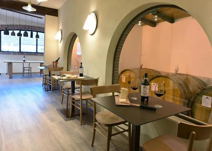 Cascina La Badia 4* Montegrosso dʼAsti