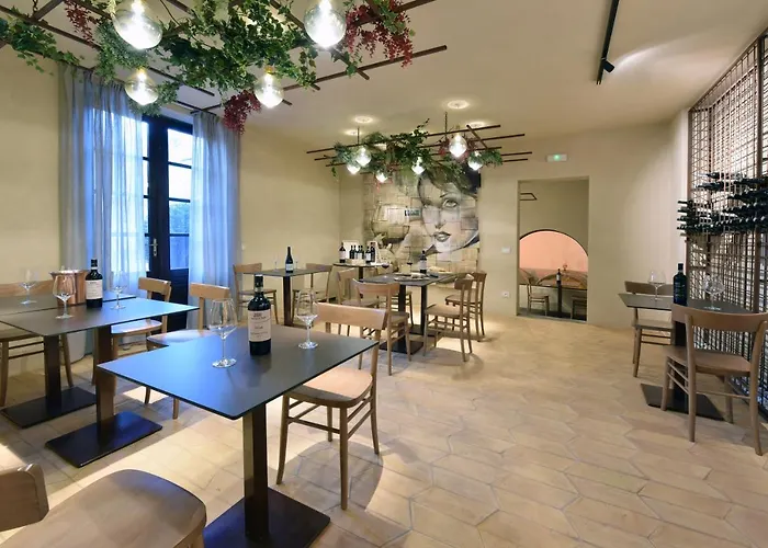 Cascina La Badia 4* Montegrosso dʼAsti