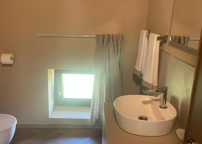 Cascina La Badia 4* Montegrosso dʼAsti