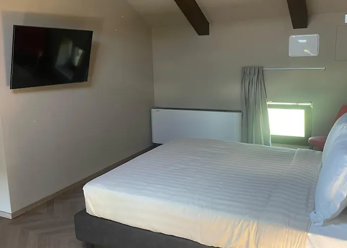 Cascina La Badia Oda ve Kahvaltı Montegrosso dʼAsti